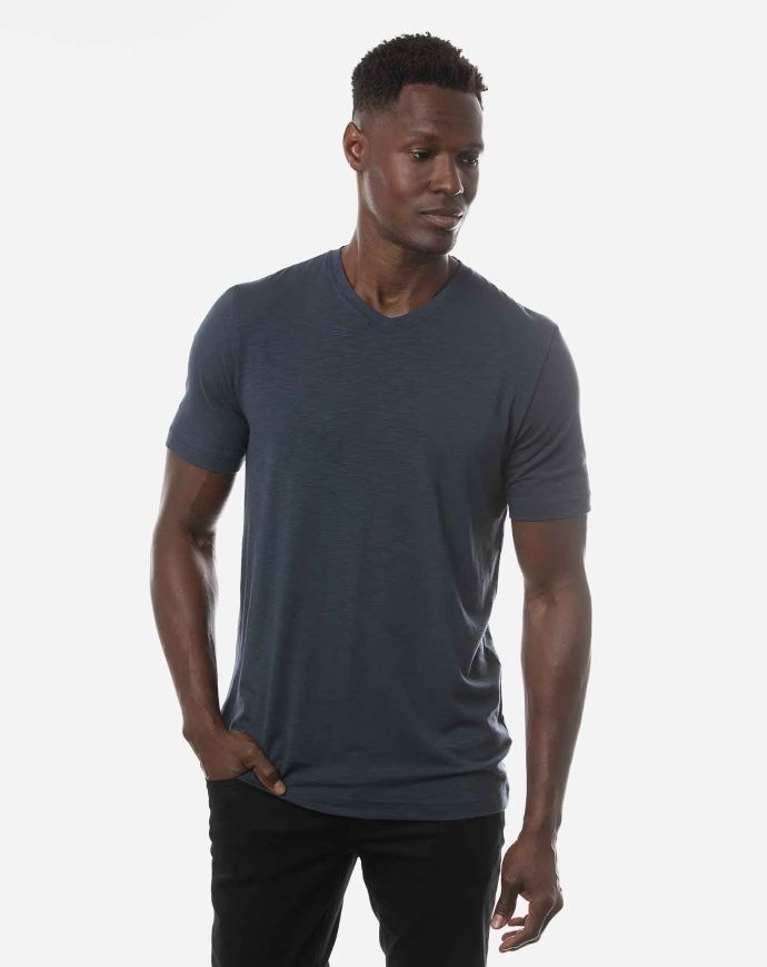 TRAVIS MATHEW MENS CLOUD TEE T-SHIRT - MOOD INDIGO