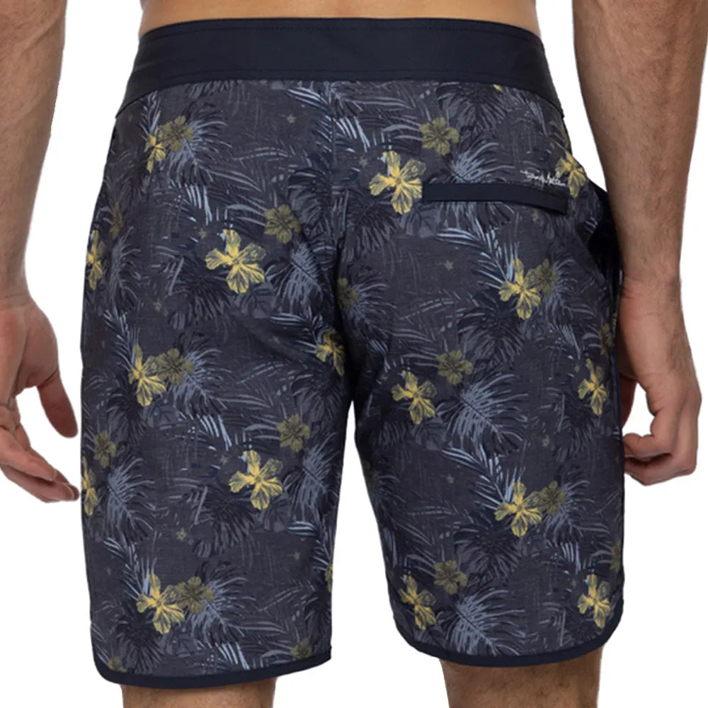 TRAVIS MATHEW MENS BECAN RUINS BOARDSHORT - HEATHER DRESS BLUES