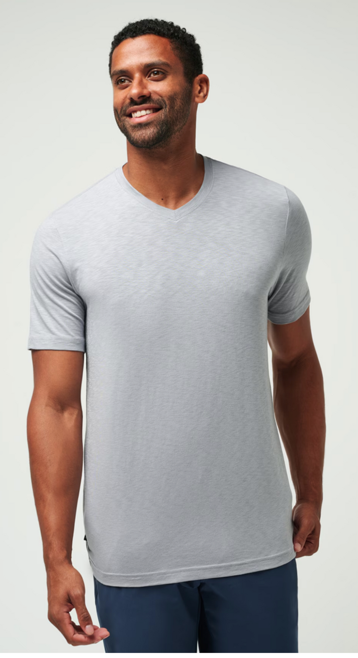 TRAVIS MATHEW CLOUD TEE T-SHIRT - SLEET